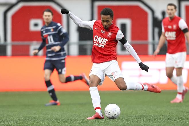 一道闪电划 一道闪电划